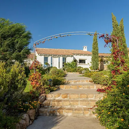 Vila Il Golfo Di Marinella Rudalza
